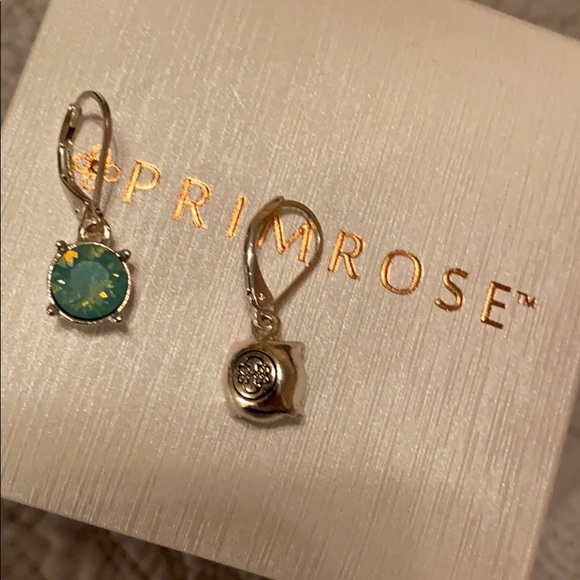 Pretty earrings - Picture 3 of 3